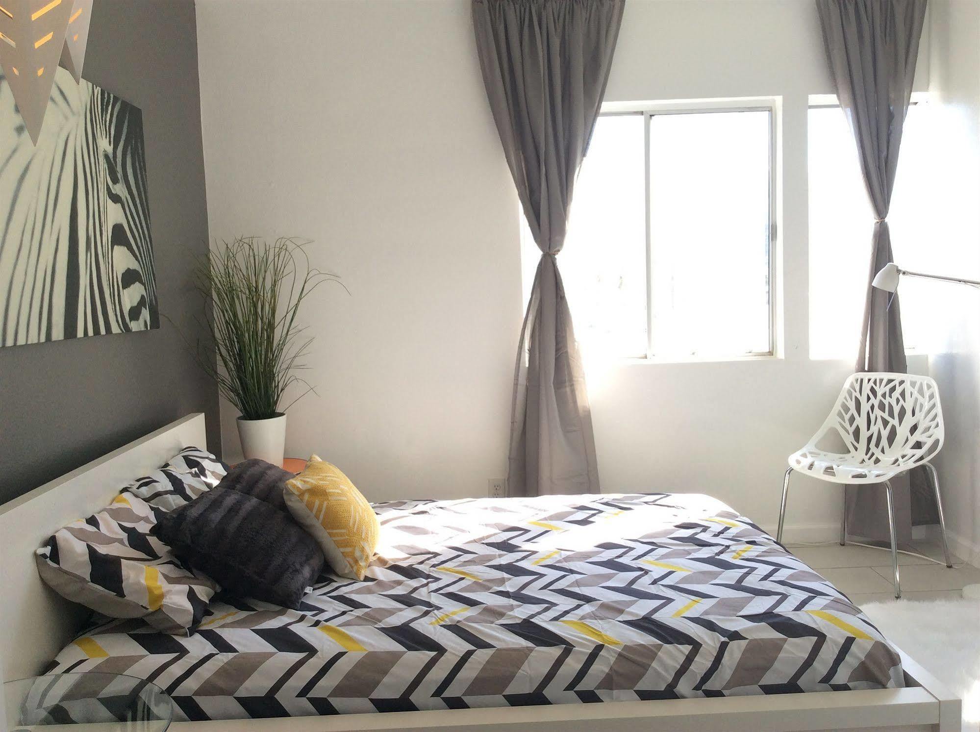 Modern Downtown Condo Palm Springs Esterno foto